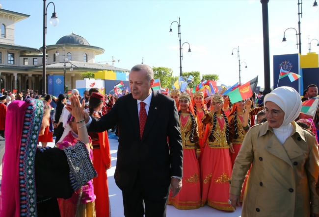 Cumhurbaşkanı Erdoğan dünya çocuklarıyla bir araya geldi